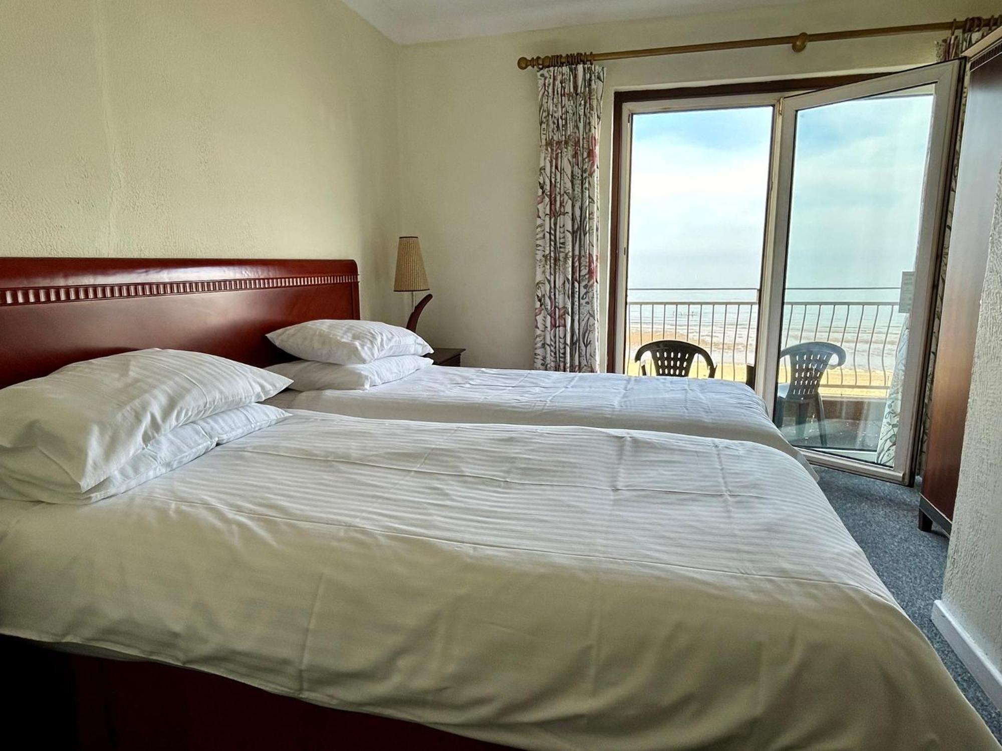 Bay View - Seafront, Sandown - Free Car Ferry For Bookings Of 3 Or More Nights, Subject To Availability Екстер'єр фото