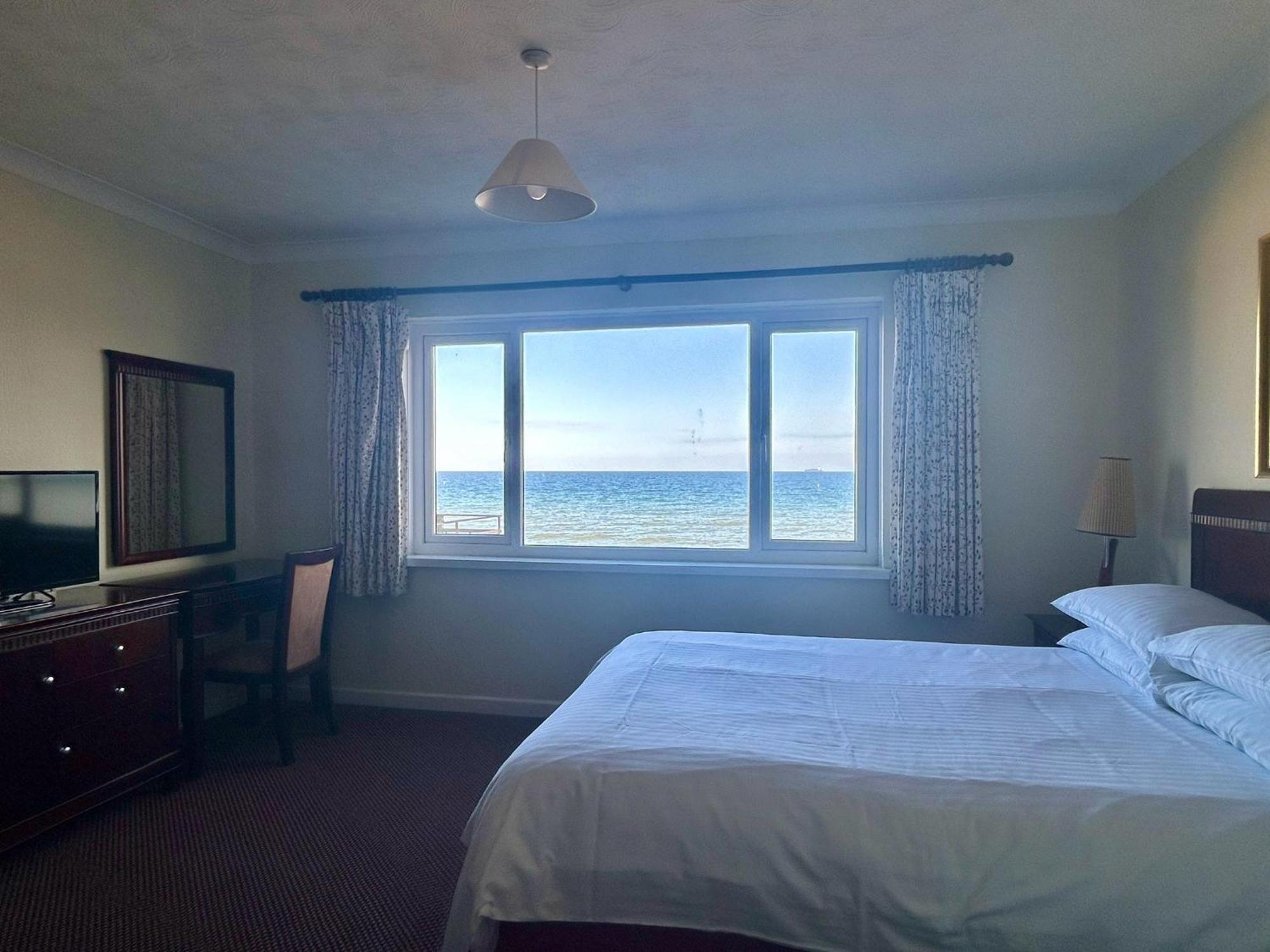 Bay View - Seafront, Sandown - Free Car Ferry For Bookings Of 3 Or More Nights, Subject To Availability Екстер'єр фото